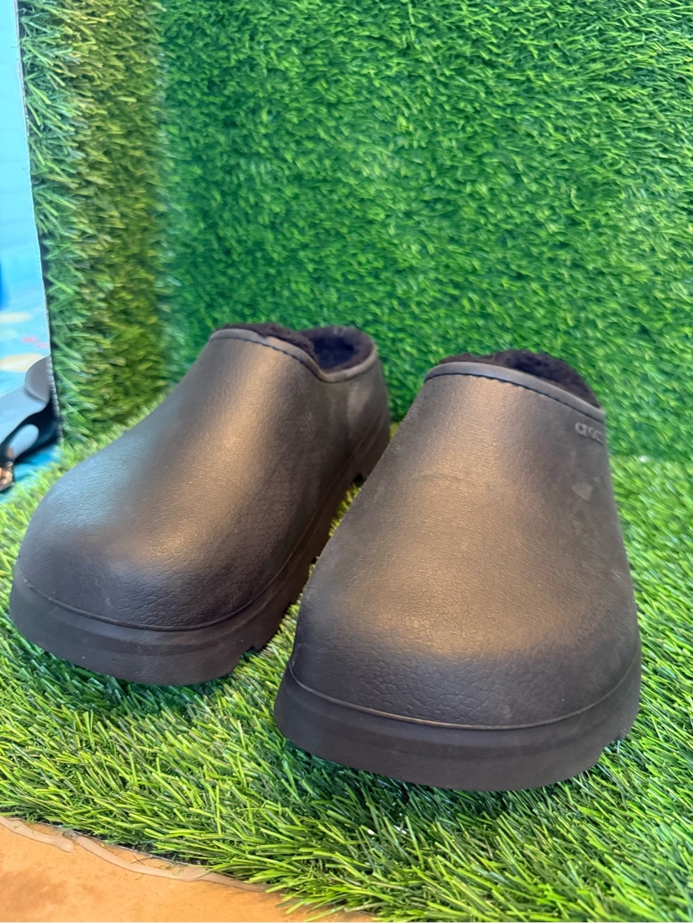 Crocs Dylan  Black solid Slip-On Clog with Fleece Lining rugged sole men 9. W 11